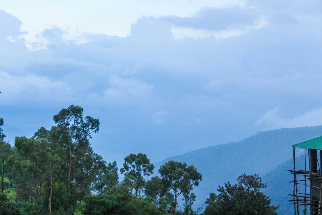Golden Valley Resort Mahābaleshwar Buitenkant foto