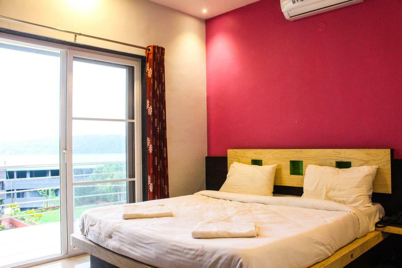 Golden Valley Resort Mahābaleshwar Buitenkant foto